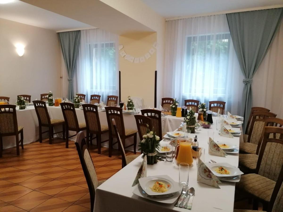 Jastrzębie Zdrój Obiekt "Czarny Rycerz"アパートホテル エクステリア 写真